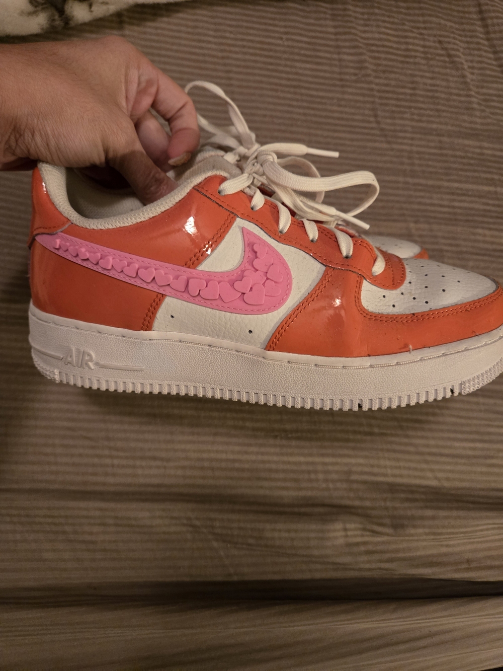 Nike Youth Size 6 Pink & Red Low-Top Valentines Day Sneakers